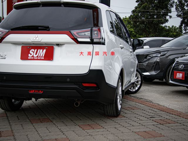 【預約賞車即享網路優惠價】1.5L 輕鬆型 原鈑件 LED日行燈 恆溫空調 IKEY 電動尾門 循跡防滑  第7張相片