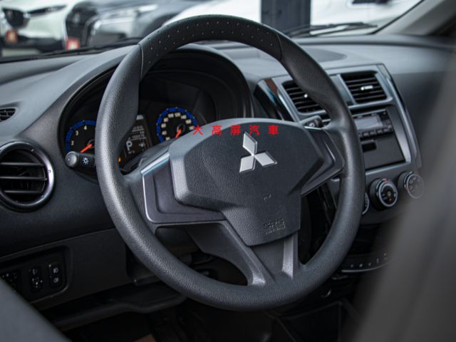 【預約賞車即享網路優惠價】1.5L 輕鬆型 原鈑件 LED日行燈 恆溫空調 IKEY 電動尾門 循跡防滑  第11張相片