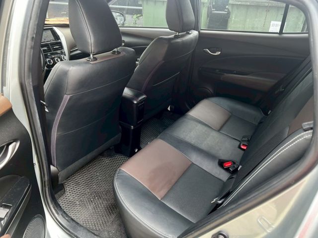 【預約賞車即享網路優惠價】1.5L Crossover豪華影音 原鈑 LED日行燈 方向盤快控鍵 導航 IKEY 定速  第4張相片