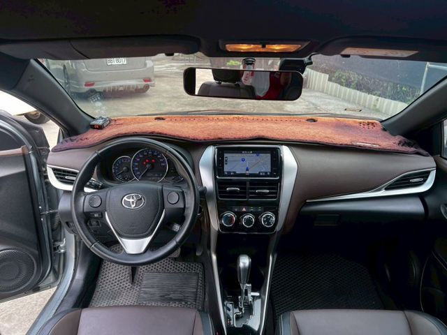 【預約賞車即享網路優惠價】1.5L Crossover豪華影音 原鈑 LED日行燈 方向盤快控鍵 導航 IKEY 定速  第5張相片