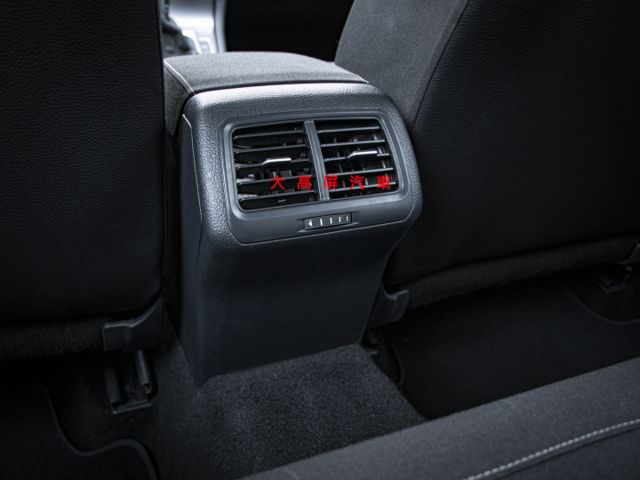 【預約賞車即享網路優惠價】1.2T TL 原鈑件 後霧燈 後座出風口 中控螢幕 藍牙通訊 循跡防滑  第10張相片