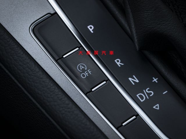 【預約賞車即享網路優惠價】1.2T TL 原鈑件 後霧燈 後座出風口 中控螢幕 藍牙通訊 循跡防滑  第18張相片