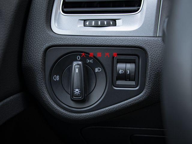 【預約賞車即享網路優惠價】1.2T TL 原鈑件 後霧燈 後座出風口 中控螢幕 藍牙通訊 循跡防滑  第19張相片