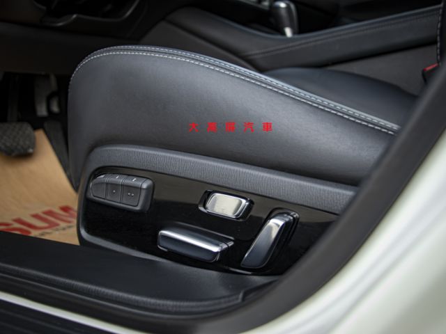 【預約賞車即享網路優惠價】2.5L Signature 原鈑件 換檔撥片 分區溫控 電動椅 IKEY 環景 定速 ACC  第9張相片