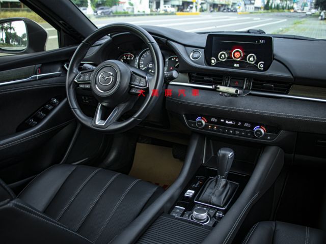 【預約賞車即享網路優惠價】2.5L Signature 原鈑件 換檔撥片 分區溫控 電動椅 IKEY 環景 定速 ACC  第11張相片