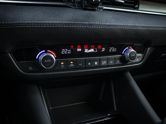 【預約賞車即享網路優惠價】2.5L Signature 原鈑件 換檔撥片 分區溫控 電動椅 IKEY 環景 定速 ACC  第17張相片