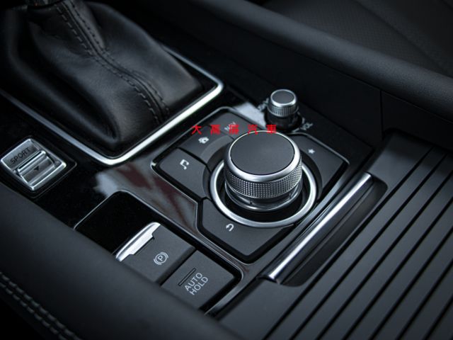 【預約賞車即享網路優惠價】2.5L Signature 原鈑件 換檔撥片 分區溫控 電動椅 IKEY 環景 定速 ACC  第19張相片