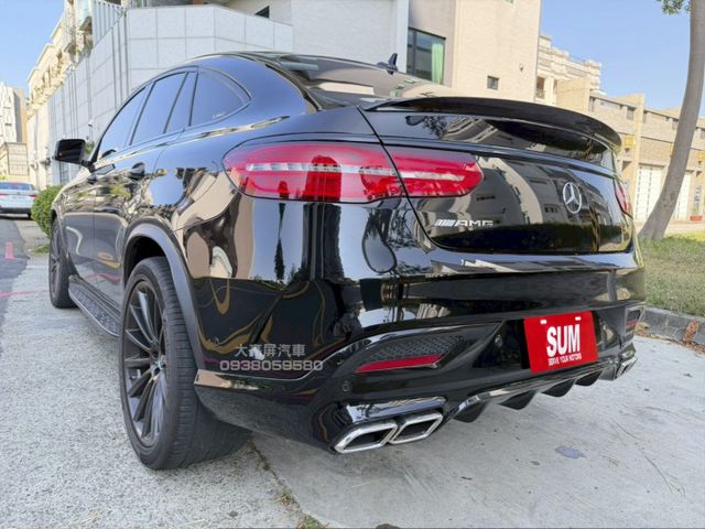 【預約賞車即享網路優惠價】AMG 原鈑 全景天窗 換檔撥片 分區溫控 電動椅 IKEY 環景 自動停車 電尾門  第2張相片