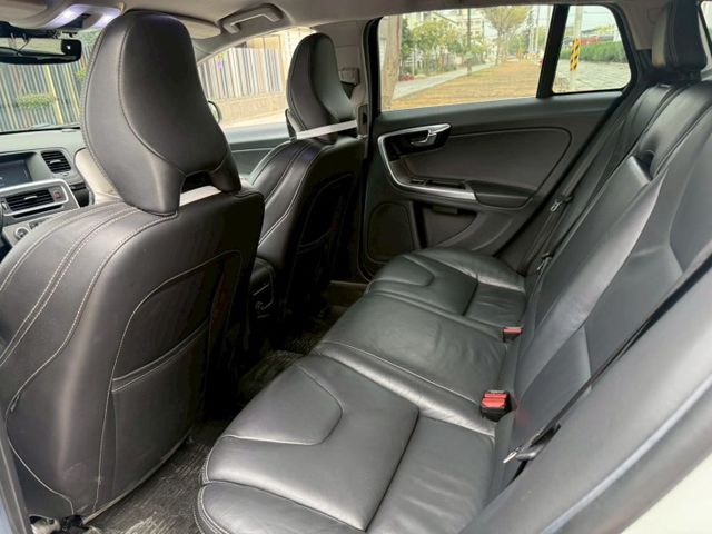 【D4豪華運動版】歡迎同行盤調～力拼全台最低價！讓您買到最實惠的價格  第4張相片