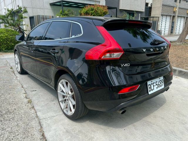 T3旗艦版｜1.5新引擎手自排｜跟車、全景、電動椅、HK音響｜原廠保養  第2張相片