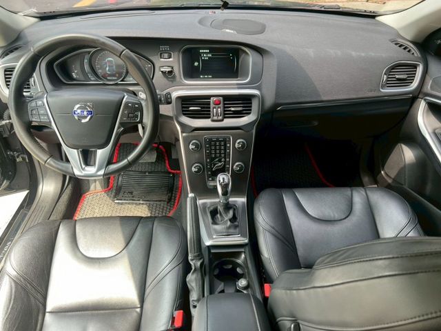 T3旗艦版｜1.5新引擎手自排｜跟車、全景、電動椅、HK音響｜原廠保養  第4張相片