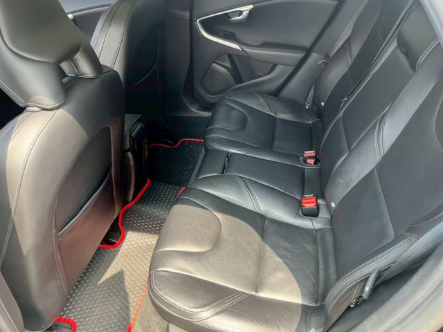 T3旗艦版｜1.5新引擎手自排｜跟車、全景、電動椅、HK音響｜原廠保養  第6張相片