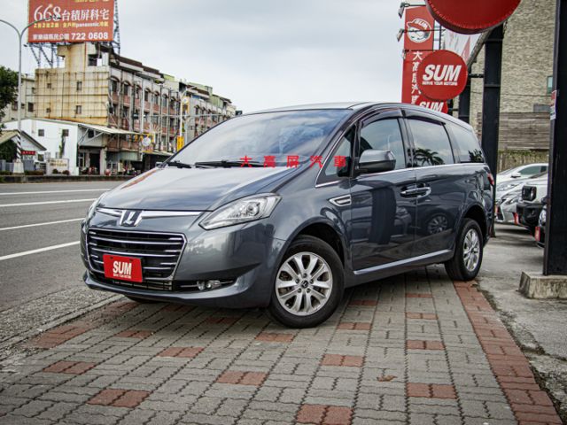 【預約賞車即享網路優惠價】2.2T 精緻型8人 原鈑件 前後霧燈 恆溫空調 中控螢幕 IKEY 斜坡起步輔助  第2張相片