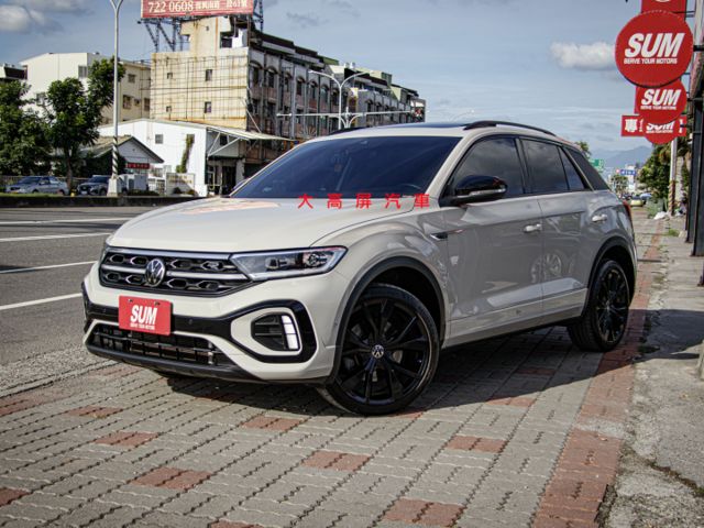 【預約賞車即享網路優惠價】330R-LINE 原鈑 空力套件 全景天窗 換檔撥片 分區溫控 電動椅 IKEY ACC  第2張相片