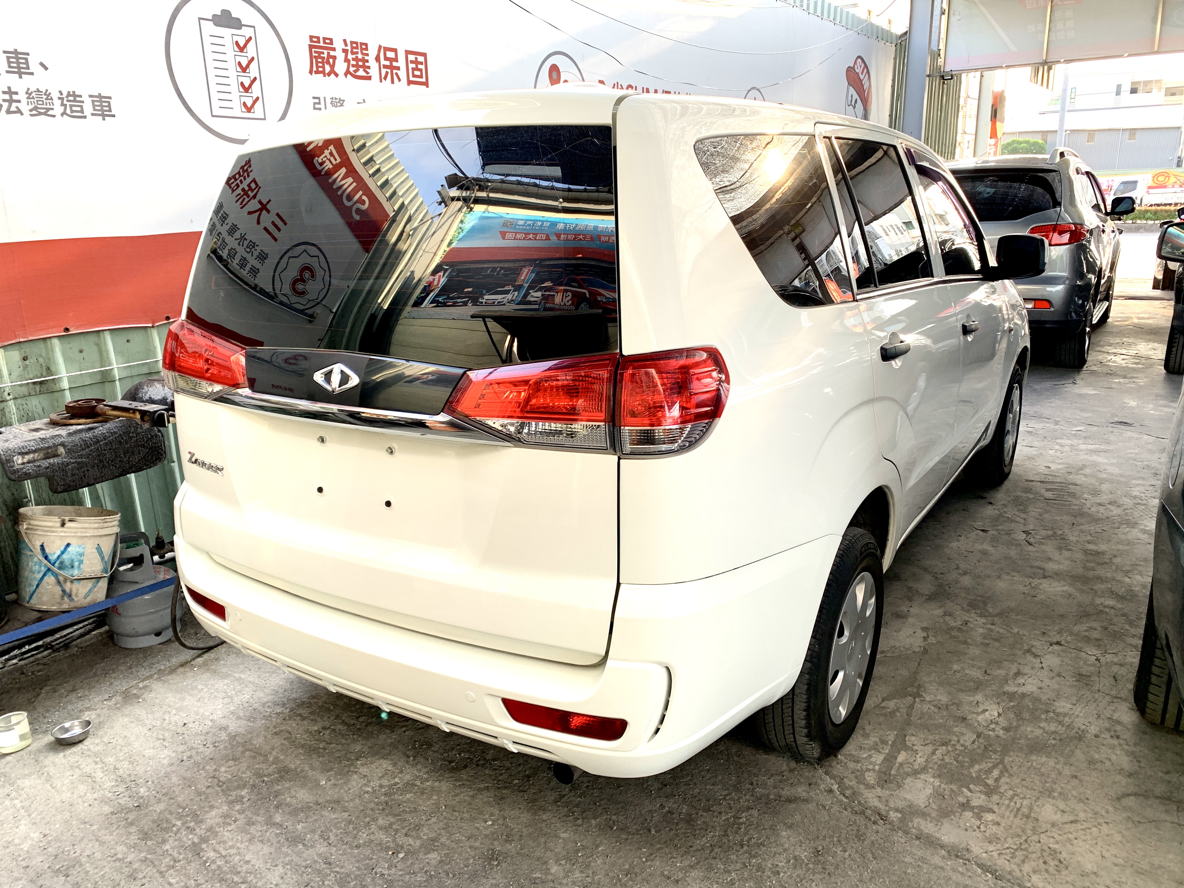 ZINGER 客貨2用箱型車 己認證 無待修無泡水無事故 里程保證 誠可議  第4張相片