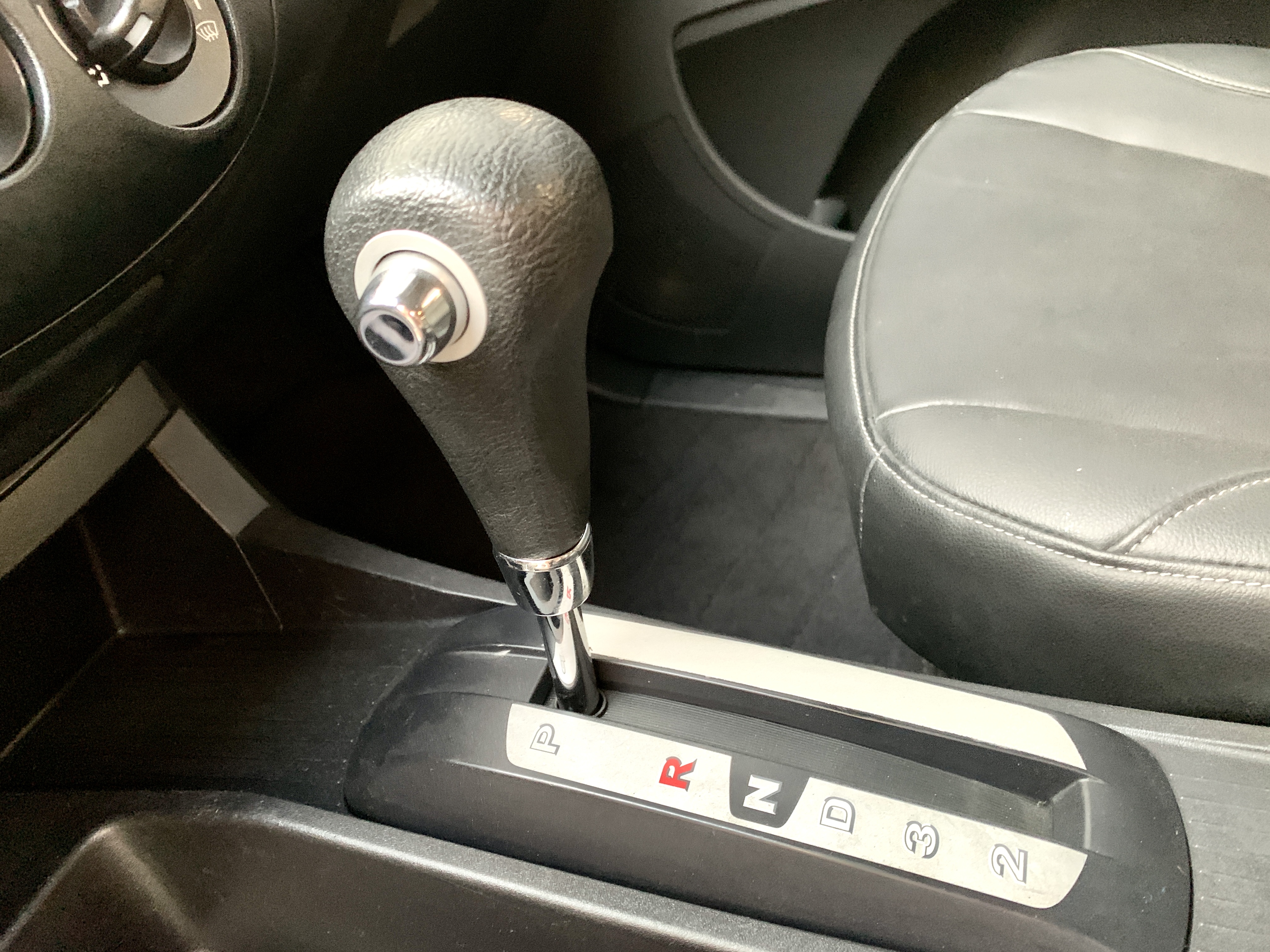 ZINGER 客貨2用箱型車 己認證 無待修無泡水無事故 里程保證 誠可議  第10張相片