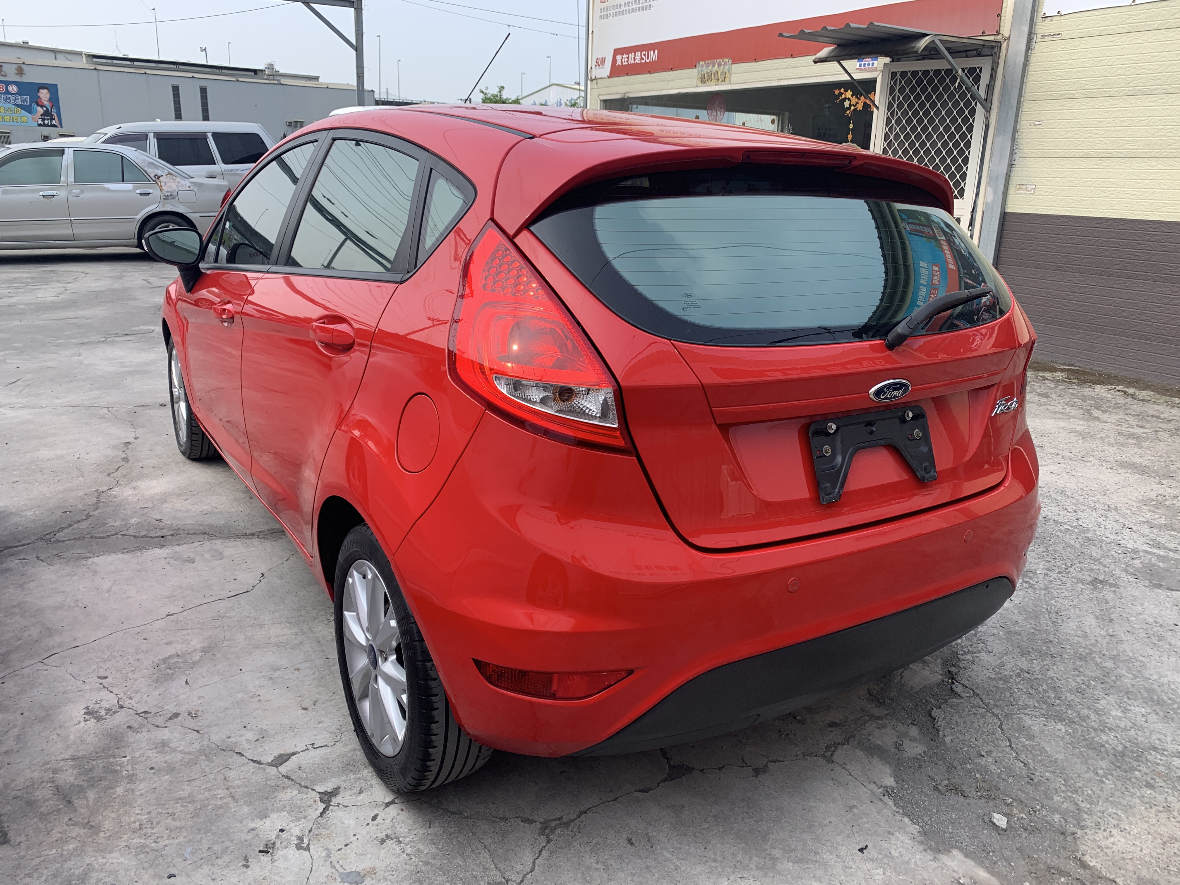 5D 己認證代步車 小車好停省稅金 無待修無泡水無事故 里程保證   第4張相片