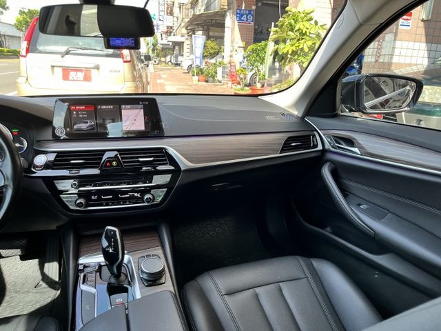 成交只要10X萬 可全貸 一手車庫車 原鈑件 無事故 正2019極智版 標配5AT自動駕駛 腳踢電動尾門 四門摸門感應  第12張相片