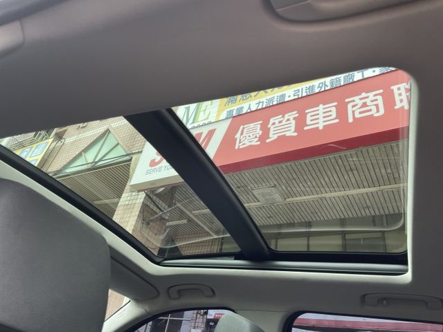原鈑件 總代理 20i E84小改款 花4萬大整理油水耗材 渦輪增壓 18吋原廠鋁圈 SPORT LINE套件 全景天窗  第18張相片