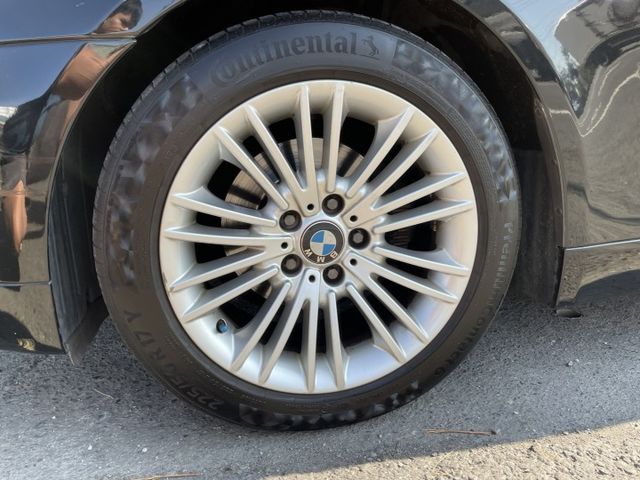 一手車、原鈑件、小改款、經典六缸引擎、F10樣式17吋鋁圈、倒車顯影、盲點偵測  第4張相片