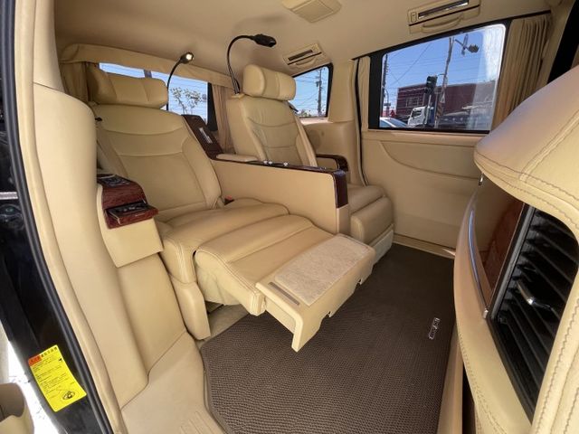 我不是M7 我是CEO 市場唯一 超低里程 只跑2萬多公里 完美車況 全車電子設備正常 無事故有認證 享一年保固 可全貸  第9張相片