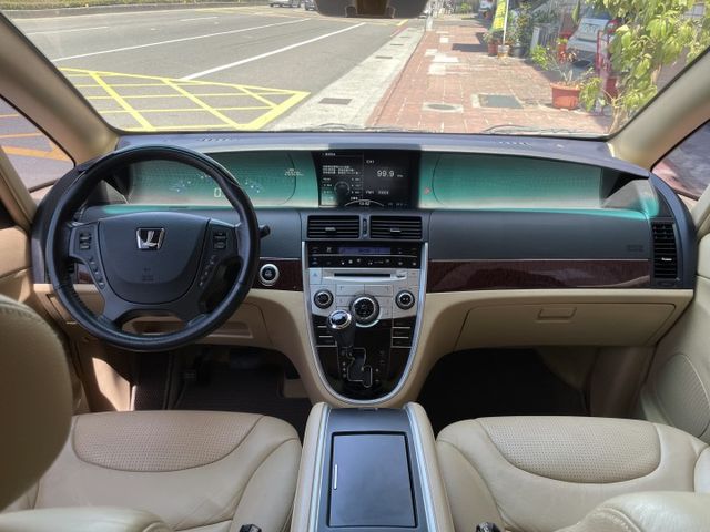 我不是M7 我是CEO 市場唯一 超低里程 只跑2萬多公里 完美車況 全車電子設備正常 無事故有認證 享一年保固 可全貸  第10張相片