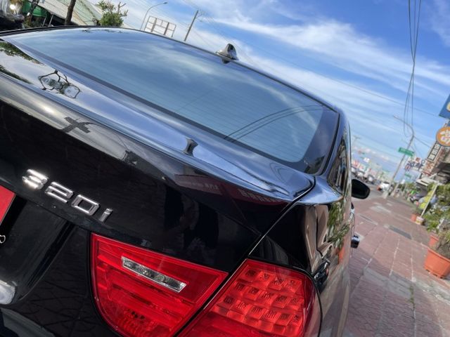 可全貸 每月3千多 不是最便宜 但絕對是市場上最優車況 有保固 完整保修紀錄 該整理的都整理了  原鈑件 無事故認證車  第18張相片