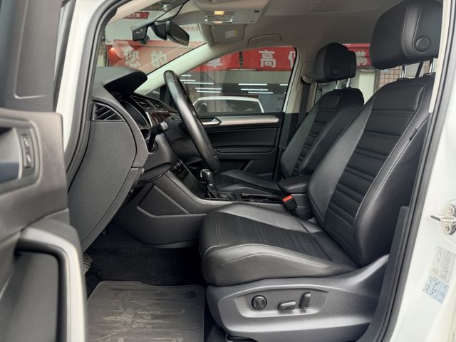 ✅一手車✅原鈑件✅7人座✅全速域自動跟車✅車道維持✅盲點偵測✅主動煞停✅無事故有認證✅引擎+變速箱等五大保固一年兩萬公里  第8張相片