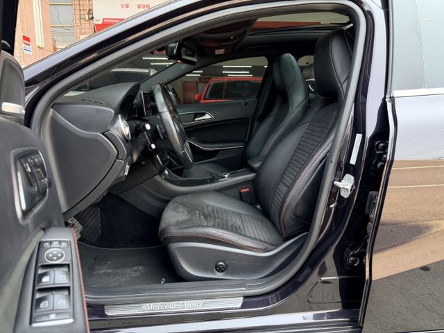 ✅舊換新現折5萬✅原鈑件✅有認證✅一年2萬公里保固✅可全貸✅原廠選配全車AMG套件✅HarmanKardon喇叭✅大天窗  第6張相片