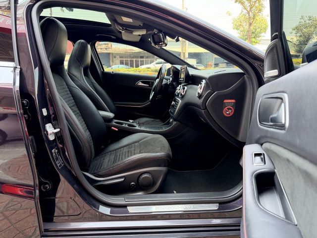 ✅舊換新現折5萬✅原鈑件✅有認證✅一年2萬公里保固✅可全貸✅原廠選配全車AMG套件✅HarmanKardon喇叭✅大天窗  第7張相片