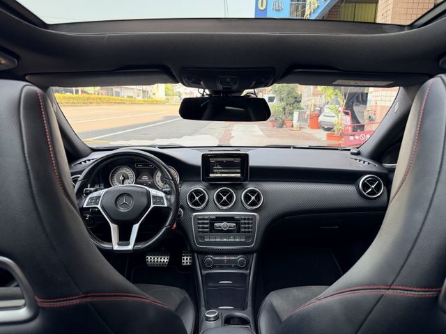 ✅舊換新現折5萬✅原鈑件✅有認證✅一年2萬公里保固✅可全貸✅原廠選配全車AMG套件✅HarmanKardon喇叭✅大天窗  第10張相片