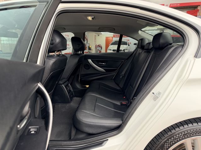 ✅原鈑件無事故✅稀有少跑低里程✅柴油大動力✅有認證✅引擎+變速箱保固✅可全貸✅月付5千多輕鬆開回家  第8張相片