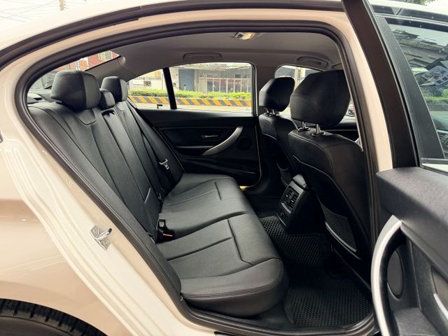 ✅原鈑件無事故✅稀有少跑低里程✅柴油大動力✅有認證✅引擎+變速箱保固✅可全貸✅月付5千多輕鬆開回家  第9張相片