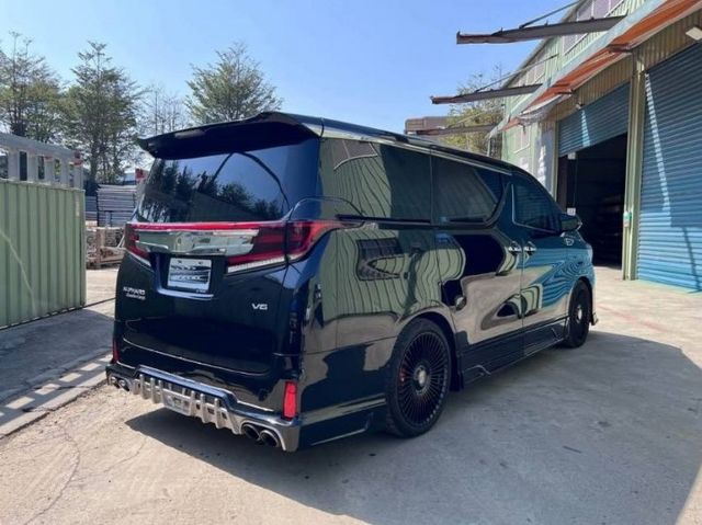 新車入庫車輛整備中  第2張相片