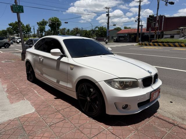 ✅超稀有BMW 1 Series Coupe✅自排版✅第三方認證原鈑件✅出廠證明✅升級18吋M版鋁圈✅倒車顯影✅藍芽音訊  第3張相片