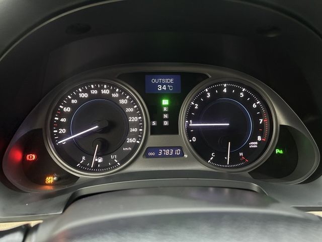 便宜入手豪華進口車/V6自然進氣/Keyless/定速/防滑/雙電動記憶座椅/換檔撥片/雙區恆溫/方控鍵/HID頭燈  第12張相片