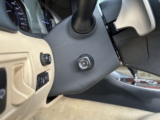 便宜入手豪華進口車/V6自然進氣/Keyless/定速/防滑/雙電動記憶座椅/換檔撥片/雙區恆溫/方控鍵/HID頭燈  第13張相片