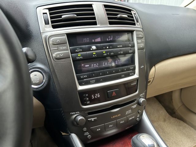 便宜入手豪華進口車/V6自然進氣/Keyless/定速/防滑/雙電動記憶座椅/換檔撥片/雙區恆溫/方控鍵/HID頭燈  第16張相片