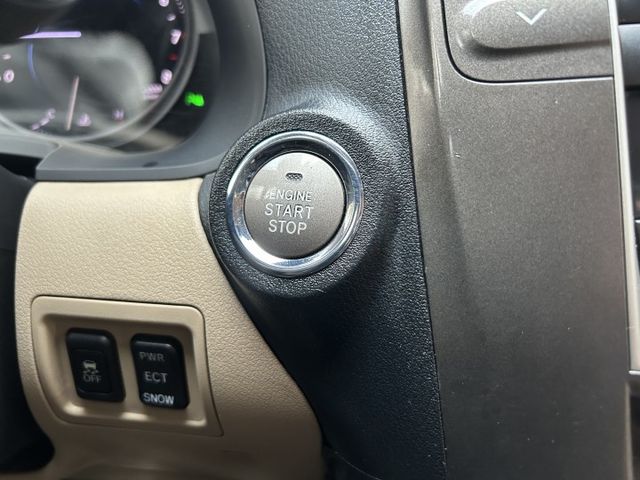 便宜入手豪華進口車/V6自然進氣/Keyless/定速/防滑/雙電動記憶座椅/換檔撥片/雙區恆溫/方控鍵/HID頭燈  第17張相片