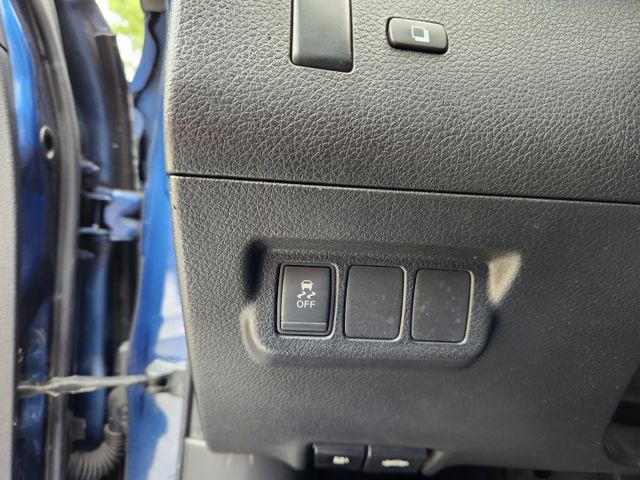 渦輪版魔術大空間/Keyless/循跡防滑/HID頭燈/光感應頭燈/空力套件/影音螢幕/雙區恆溫/電折後視鏡/後座出風口  第13張相片