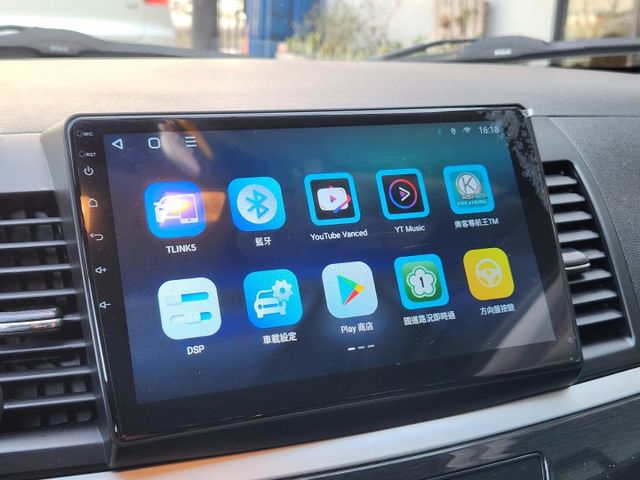 超酷改裝大尾翼/Keyless/安卓機/Carplay/定速/換檔撥片/抬頭顯示器/恆溫空調/電動天窗/電折後視鏡  第7張相片