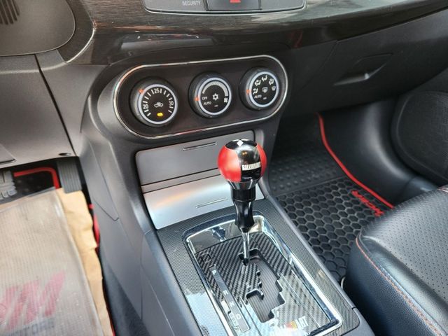 超酷改裝大尾翼/Keyless/安卓機/Carplay/定速/換檔撥片/抬頭顯示器/恆溫空調/電動天窗/電折後視鏡  第8張相片