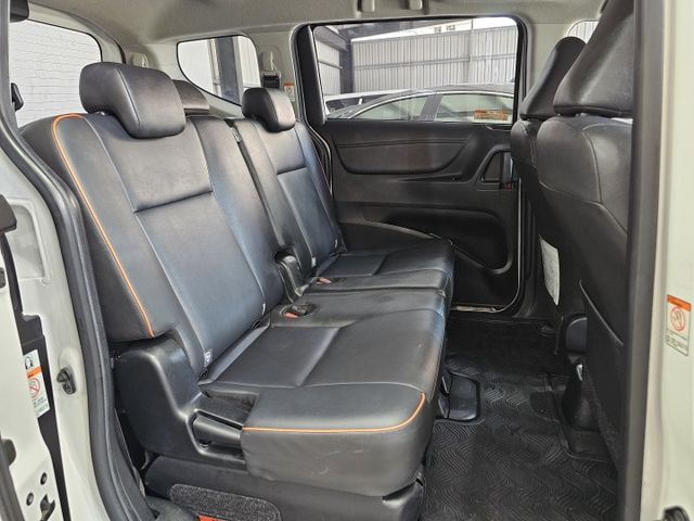 家庭神車!定速/盲點/兩側電動滑門/車道偏移警示/Keyless/循跡防滑/ISOFIX/後霧燈/後座出風口/恆溫空調  第9張相片