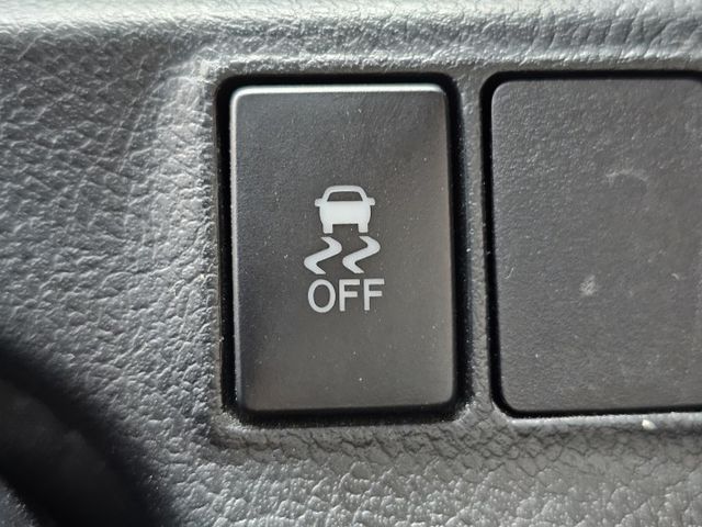 家庭神車!定速/盲點/兩側電動滑門/車道偏移警示/Keyless/循跡防滑/ISOFIX/後霧燈/後座出風口/恆溫空調  第14張相片