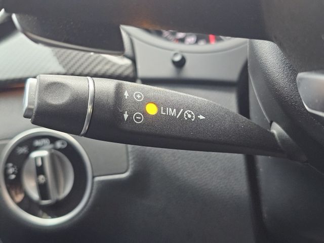 高級進口車/定速/Carplay/換檔撥片/方控鍵/雙區恆溫空調/電動椅/Keyless/駕駛模式/胎壓監控/循跡防滑  第9張相片