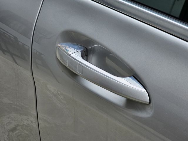 高級進口車/定速/Carplay/換檔撥片/方控鍵/雙區恆溫空調/電動椅/Keyless/駕駛模式/胎壓監控/循跡防滑  第11張相片