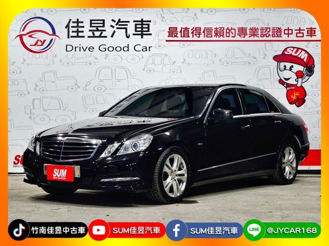 穩重又不失質感 內裝氣氛維持很棒/安卓機/定速及限速器/雙通風電動椅/光感應頭燈/雙區恆溫空調/後座出風口/後座傾倒  第1張相片