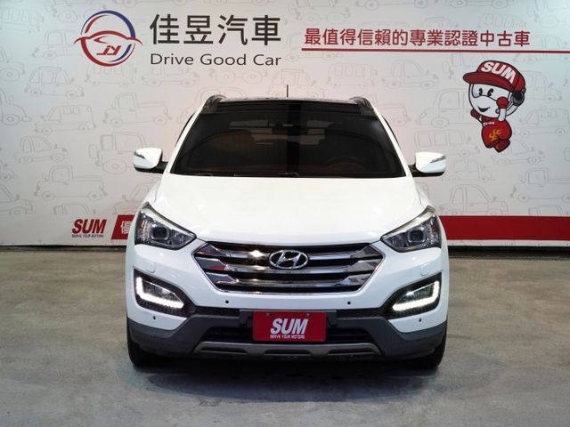 滿滿配備、空間寬敞/四輪傳動/全景天窗/AutoHold/定速/斜坡緩降輔助/電子手剎車/免鑰匙/影音主機/HID頭燈  第2張相片