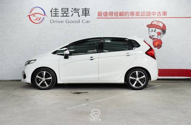 年輕小資族首選/免鑰匙/換檔撥片/雙區恆溫空調/倒車影像/有備胎  第3張相片