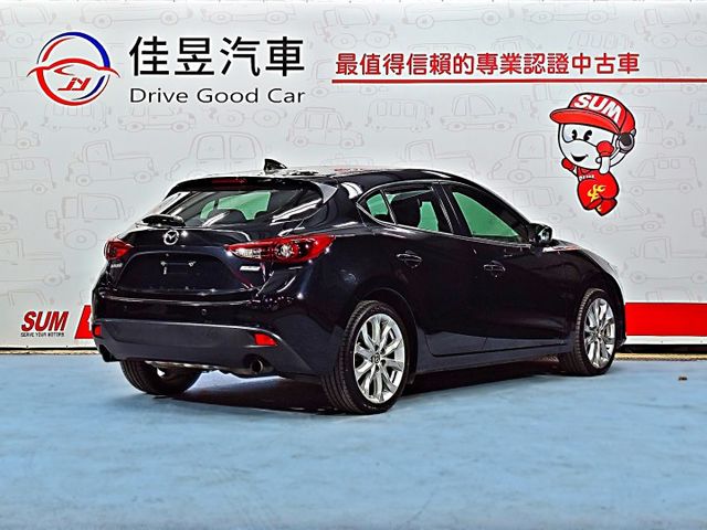 想找一台五門黑馬3?｜罕見黑馬頂級型~認證車原鈑件~盲點偵測+iKey+都會煞車輔助+自動上掀式抬頭顯示~快來電預約~  第3張相片